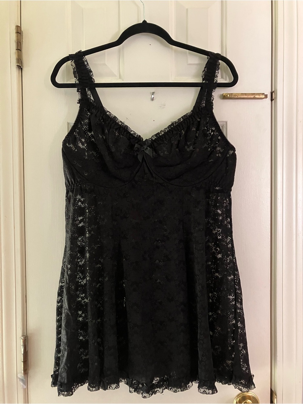 Torrid Size 2 (18-20) Black Rose Lace Underwire Sheer V-Neck Babydoll